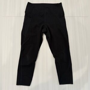 Uniqlo AIRISM Black Capri Leggings